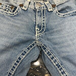 TRUE RELIGION JEANS